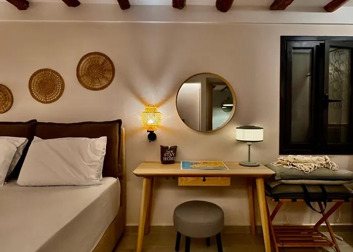 Akonelia - Chora Center